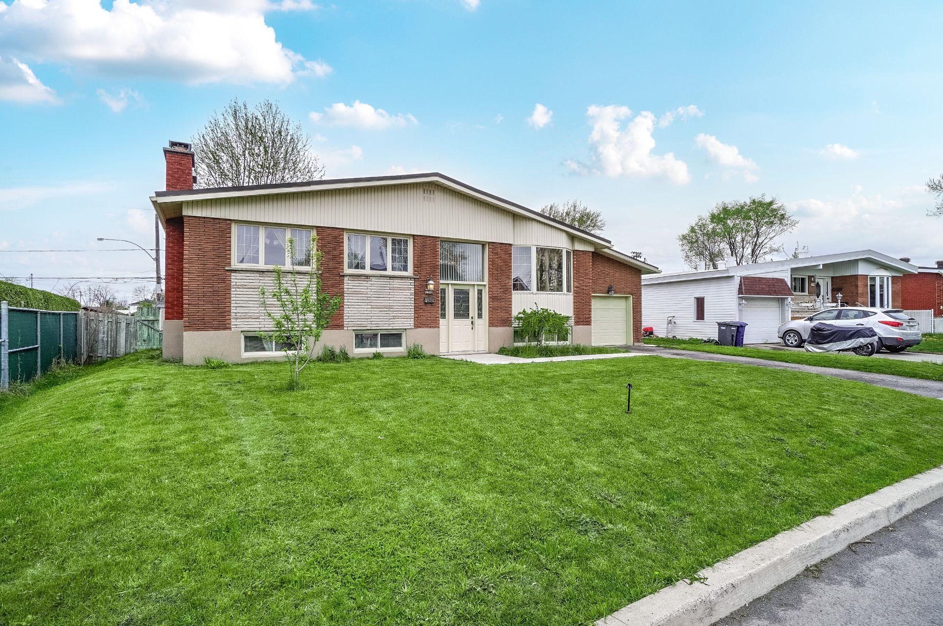 









2246


Rue de Perse

,
Laval (Vimont),




QC
H7K1P3

