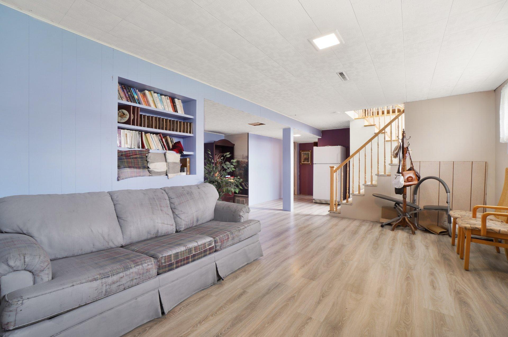 









2246


Rue de Perse

,
Laval (Vimont),




QC
H7K1P3

