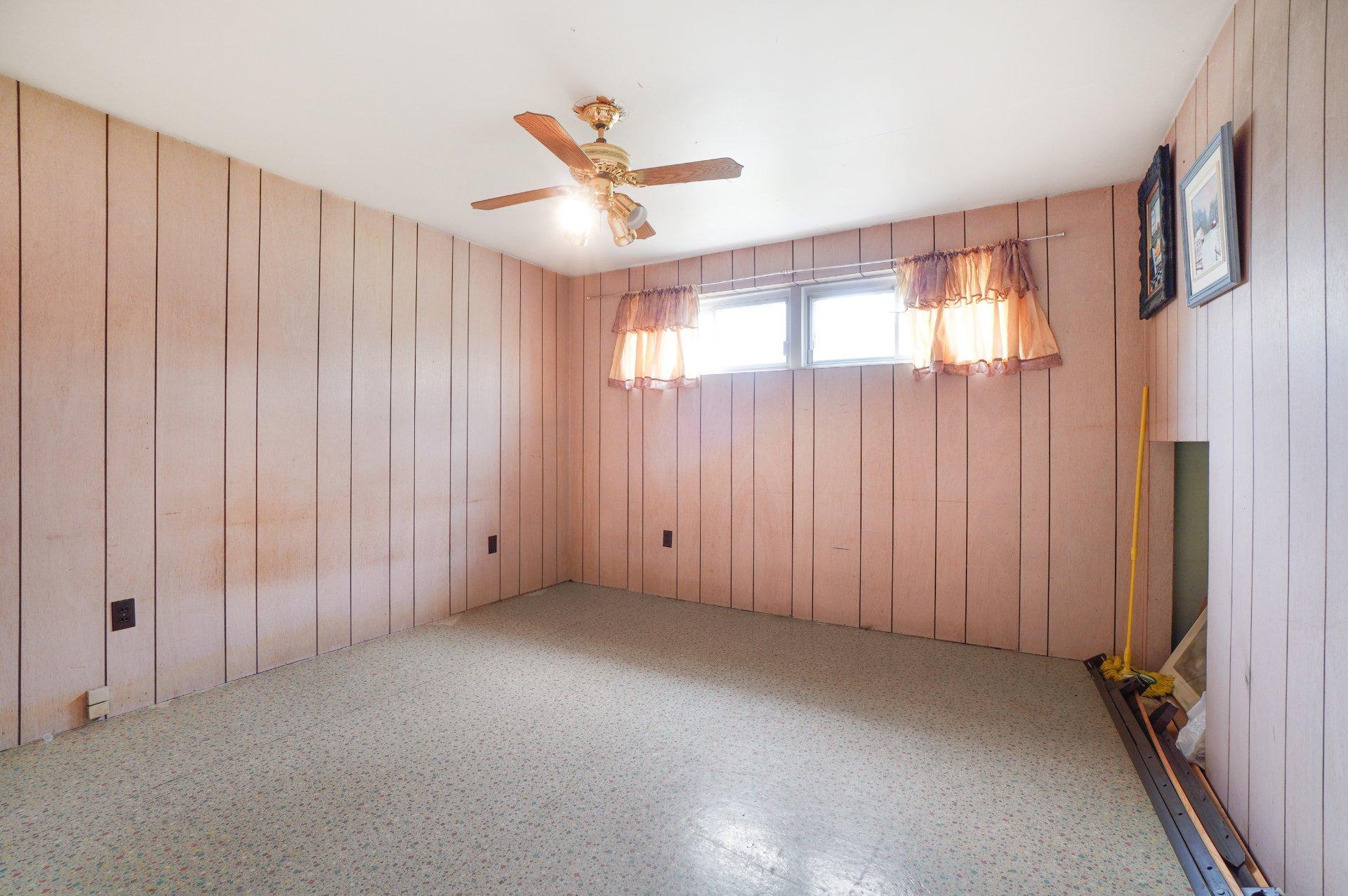 









2246


Rue de Perse

,
Laval (Vimont),




QC
H7K1P3

