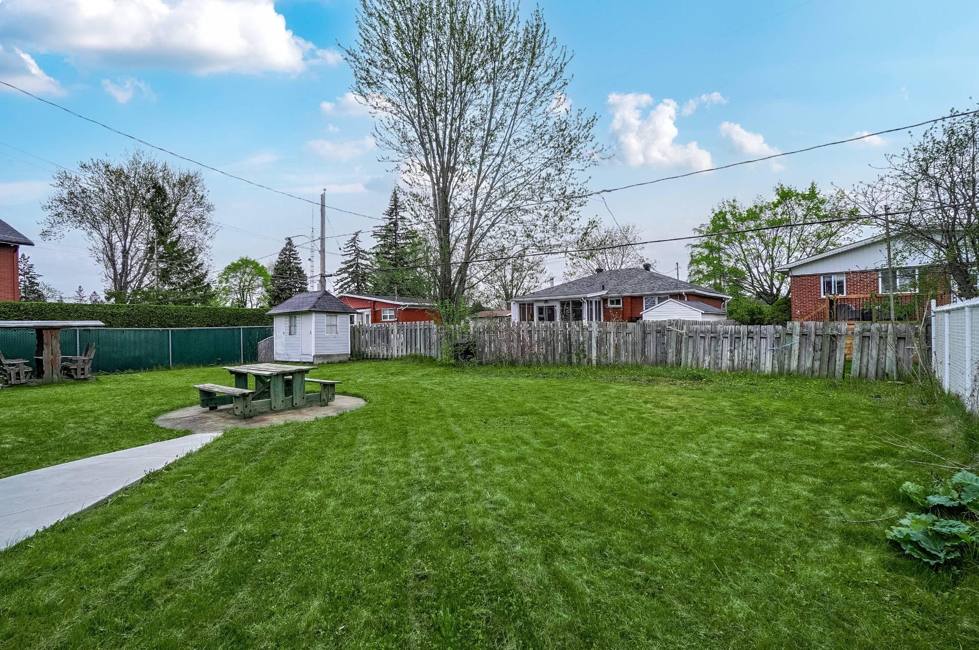 









2246


Rue de Perse

,
Laval (Vimont),




QC
H7K1P3

