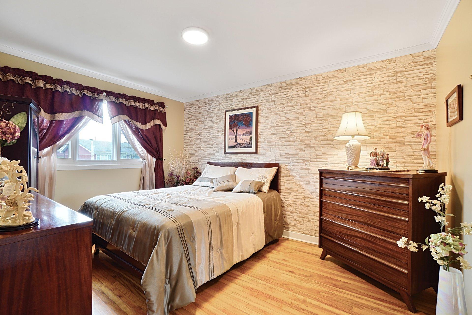 









2246


Rue de Perse

,
Laval (Vimont),




QC
H7K1P3

