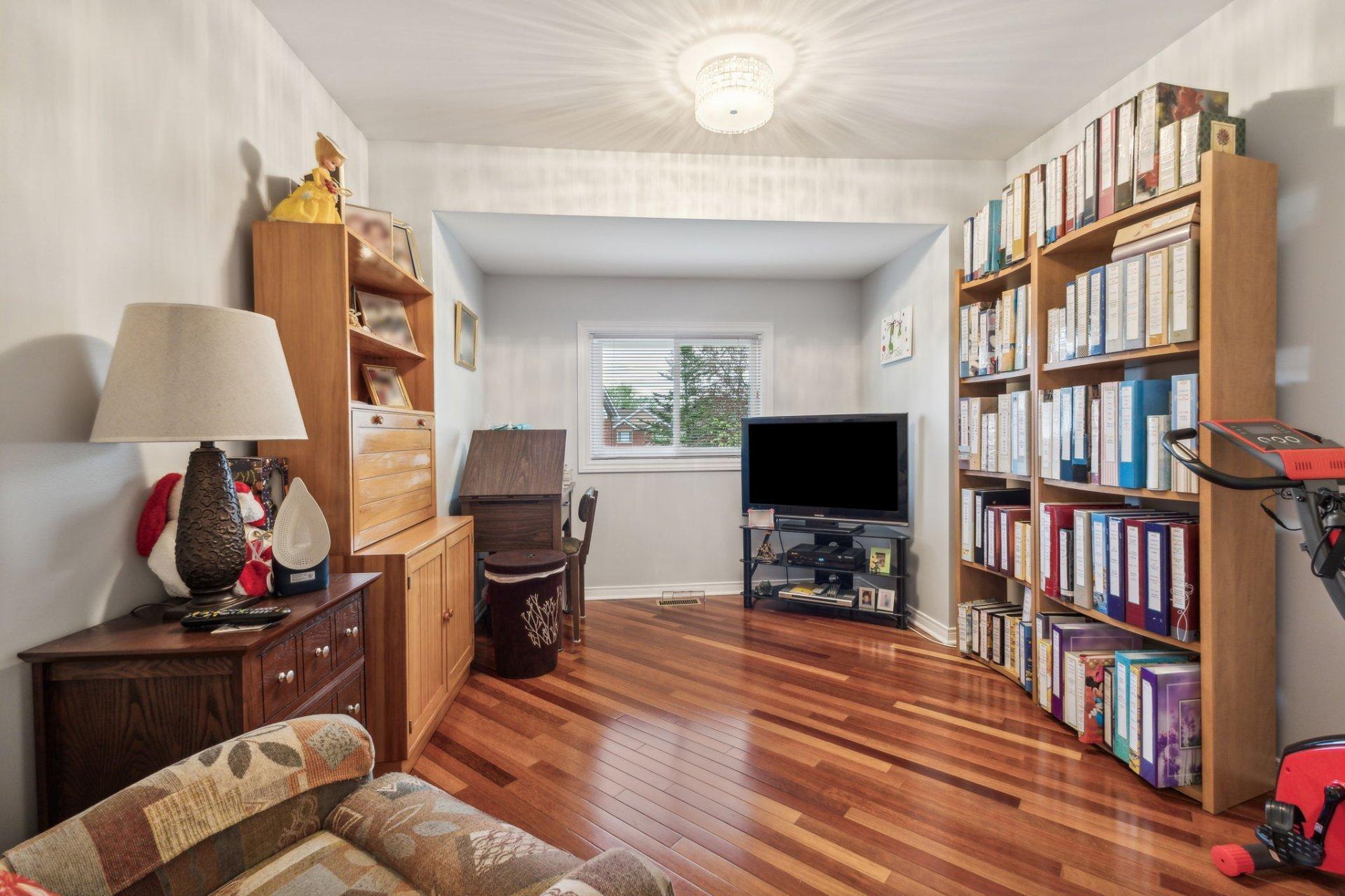









147


Rue Ernest-Gaboury

,
Gatineau (Gatineau),




QC
J8V3P9

