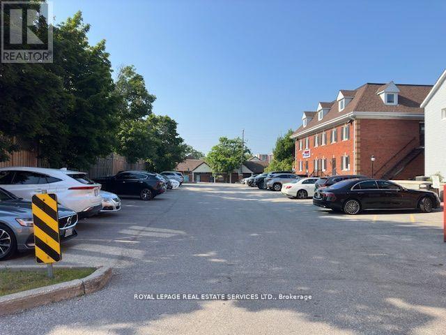 












28 - 7626A YONGE STREET

,
Vaughan,




Ontario
L4J1V9

