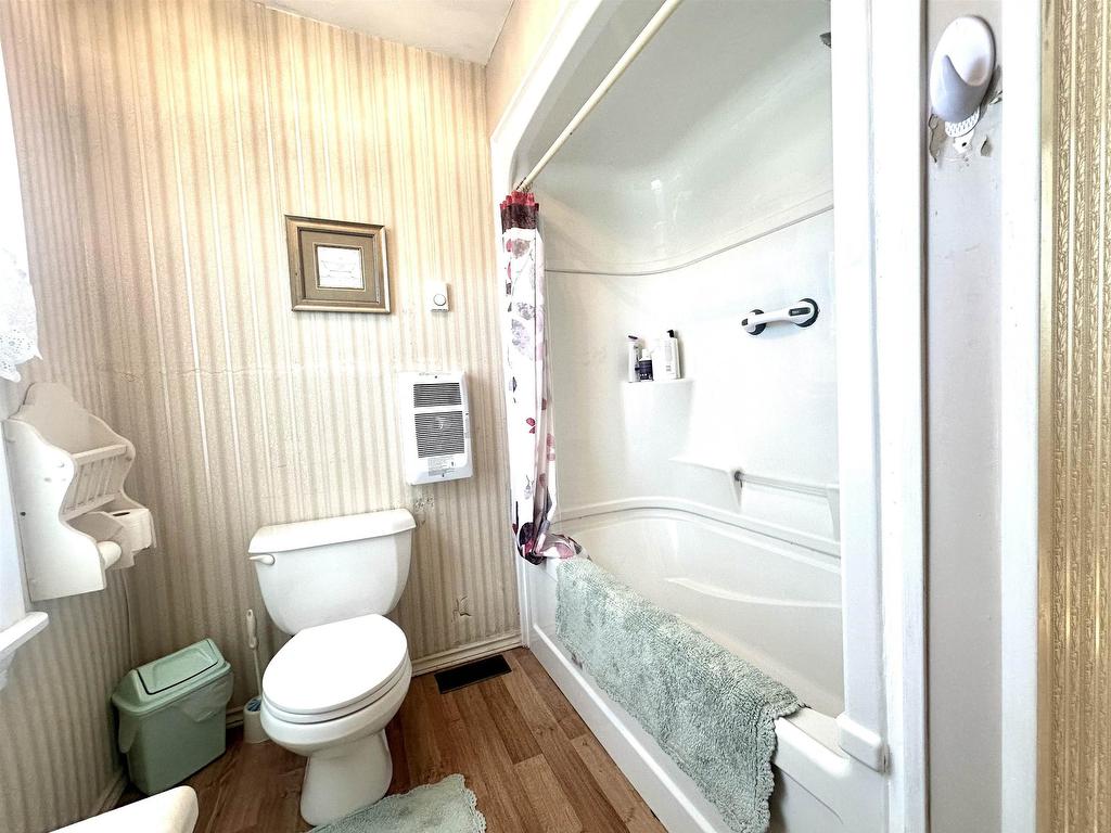 












3200 Cape Bear Road

,
Guernsey Cove,




PE
C0A 1V0

