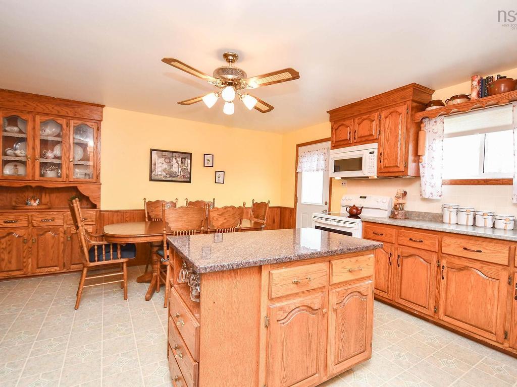 












50 Station Rd

,
Beaver Bank,




NS
B4G 1C8

