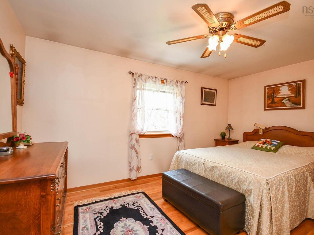 












50 Station Rd

,
Beaver Bank,




NS
B4G 1C8

