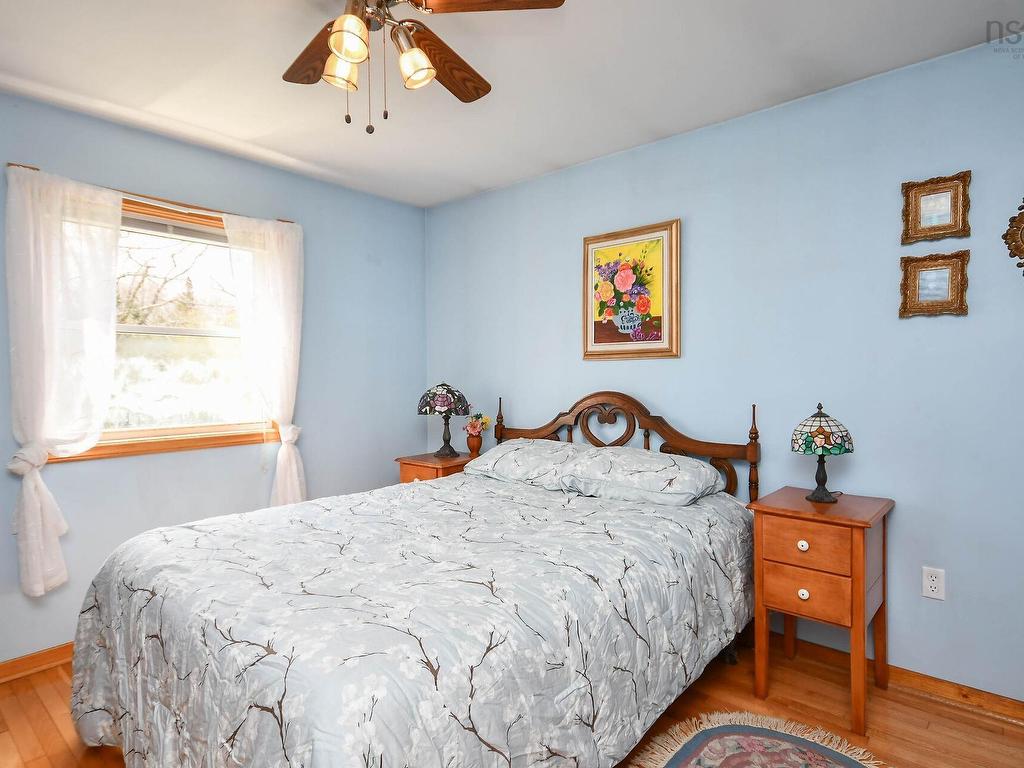 












50 Station Rd

,
Beaver Bank,




NS
B4G 1C8


