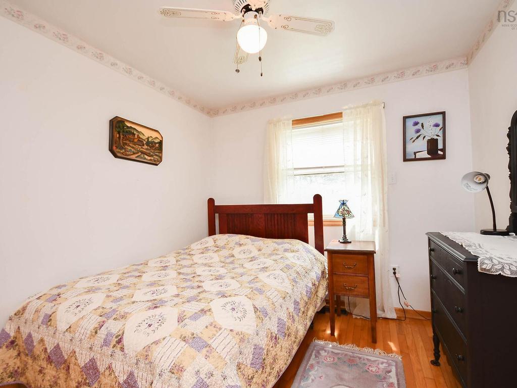 












50 Station Rd

,
Beaver Bank,




NS
B4G 1C8


