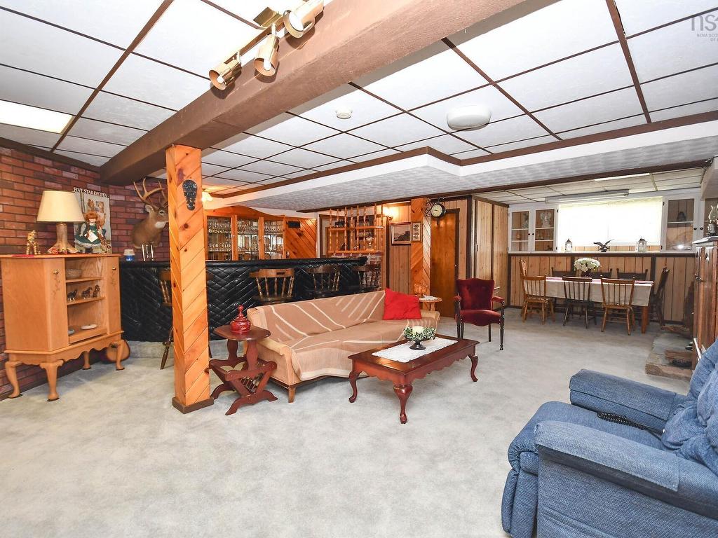 












50 Station Rd

,
Beaver Bank,




NS
B4G 1C8

