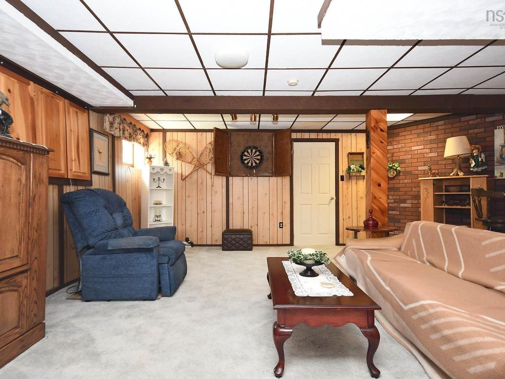 












50 Station Rd

,
Beaver Bank,




NS
B4G 1C8

