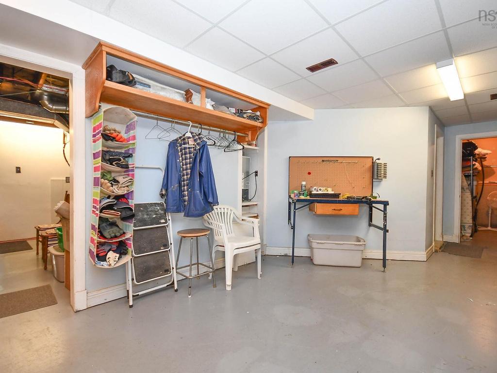 












50 Station Rd

,
Beaver Bank,




NS
B4G 1C8


