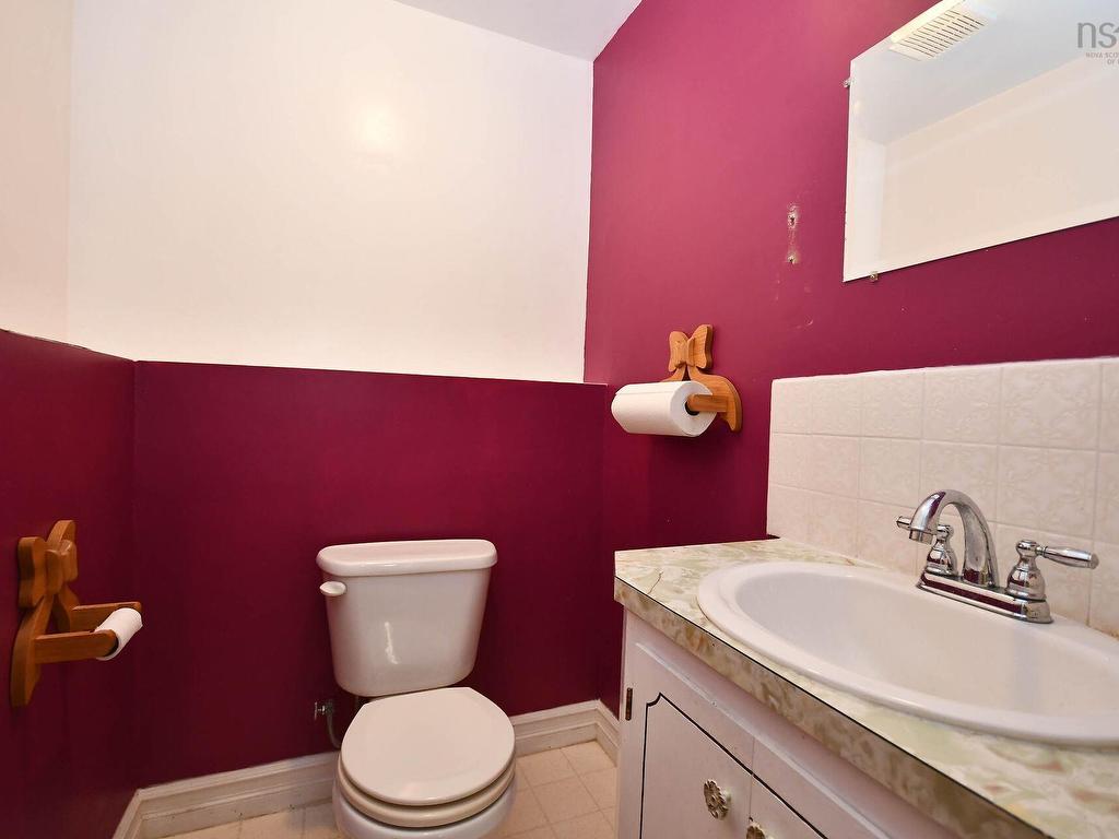












50 Station Rd

,
Beaver Bank,




NS
B4G 1C8

