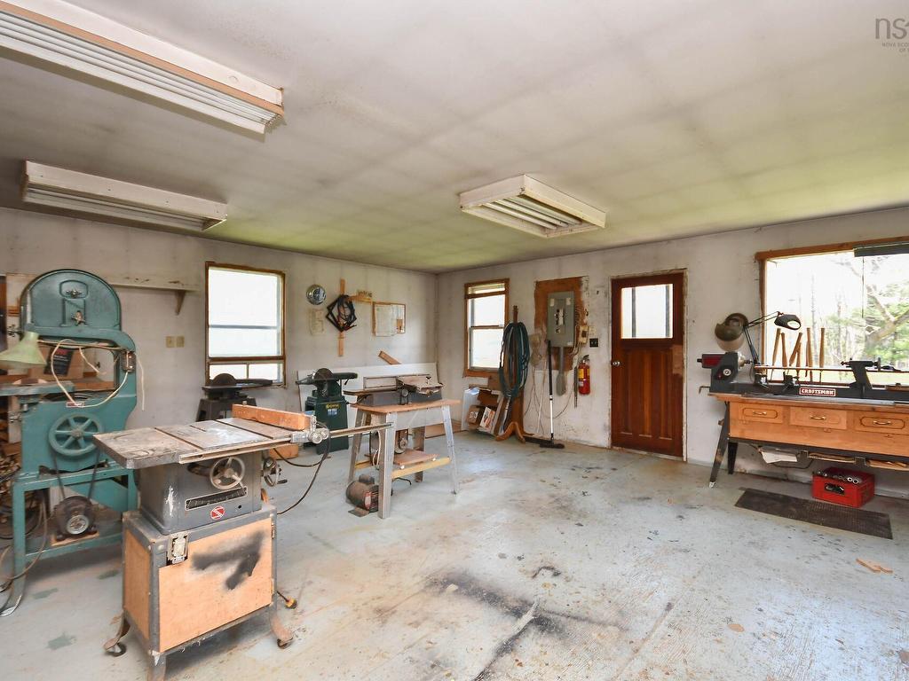 












50 Station Rd

,
Beaver Bank,




NS
B4G 1C8

