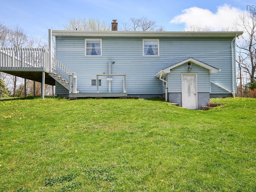 












50 Station Rd

,
Beaver Bank,




NS
B4G 1C8

