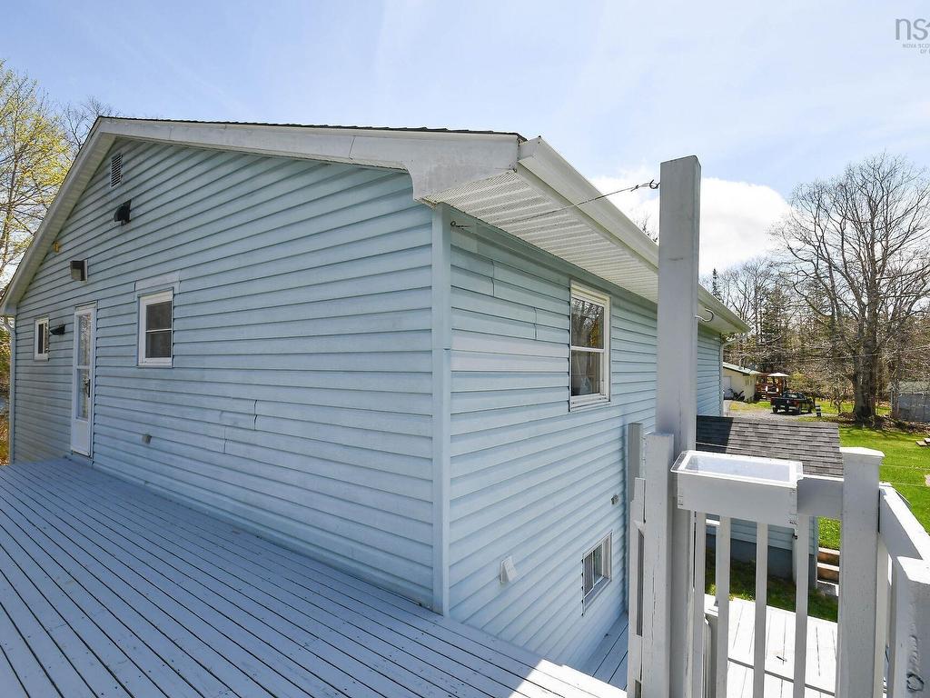 












50 Station Rd

,
Beaver Bank,




NS
B4G 1C8

