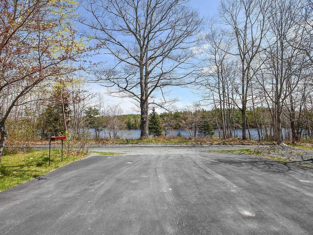 












50 Station Rd

,
Beaver Bank,




NS
B4G 1C8

