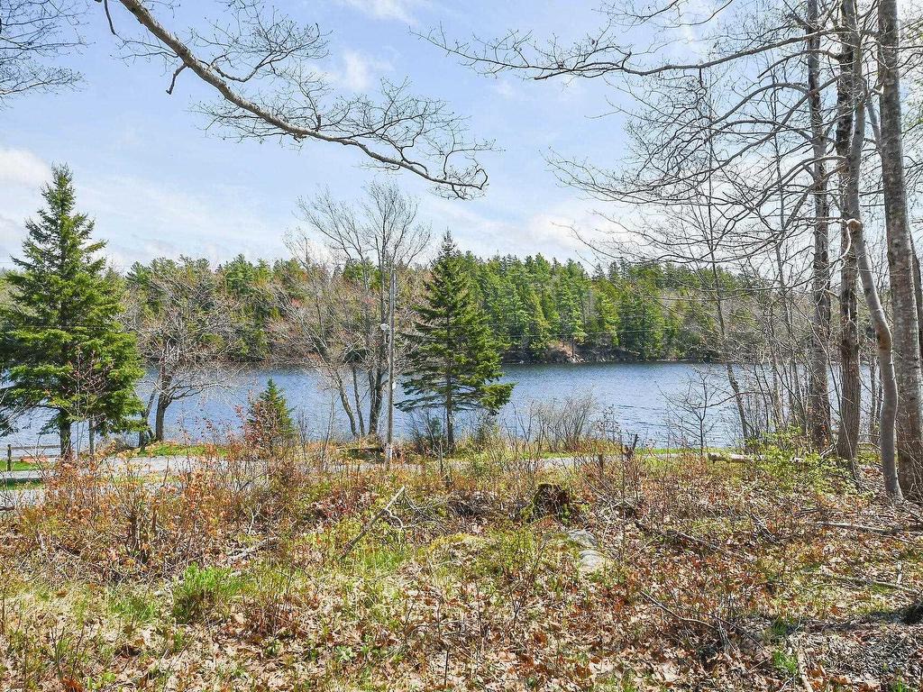 












50 Station Rd

,
Beaver Bank,




NS
B4G 1C8

