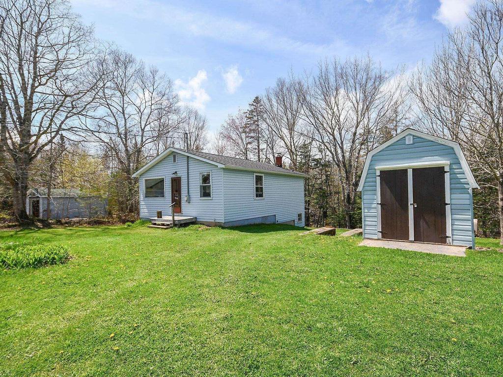 












50 Station Rd

,
Beaver Bank,




NS
B4G 1C8

