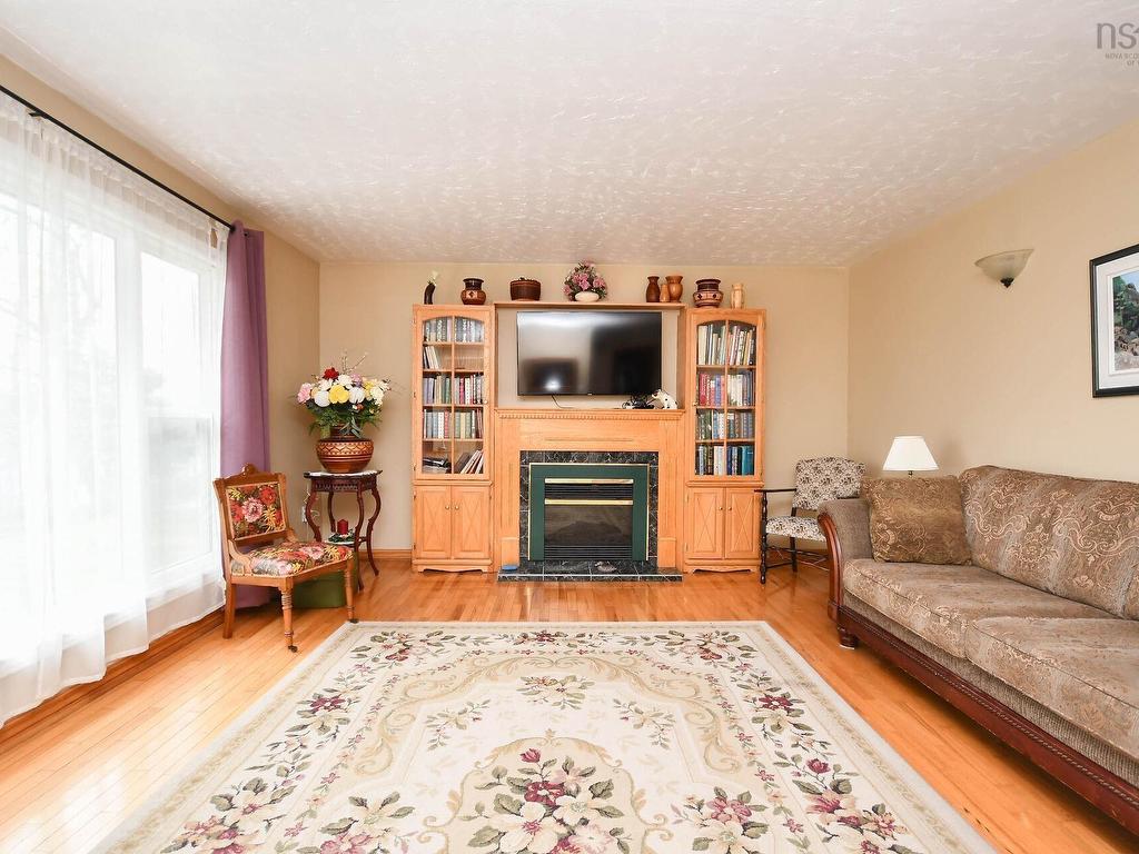












50 Station Rd

,
Beaver Bank,




NS
B4G 1C8

