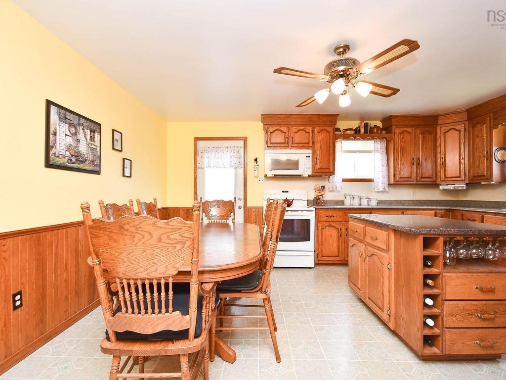 












50 Station Rd

,
Beaver Bank,




NS
B4G 1C8

