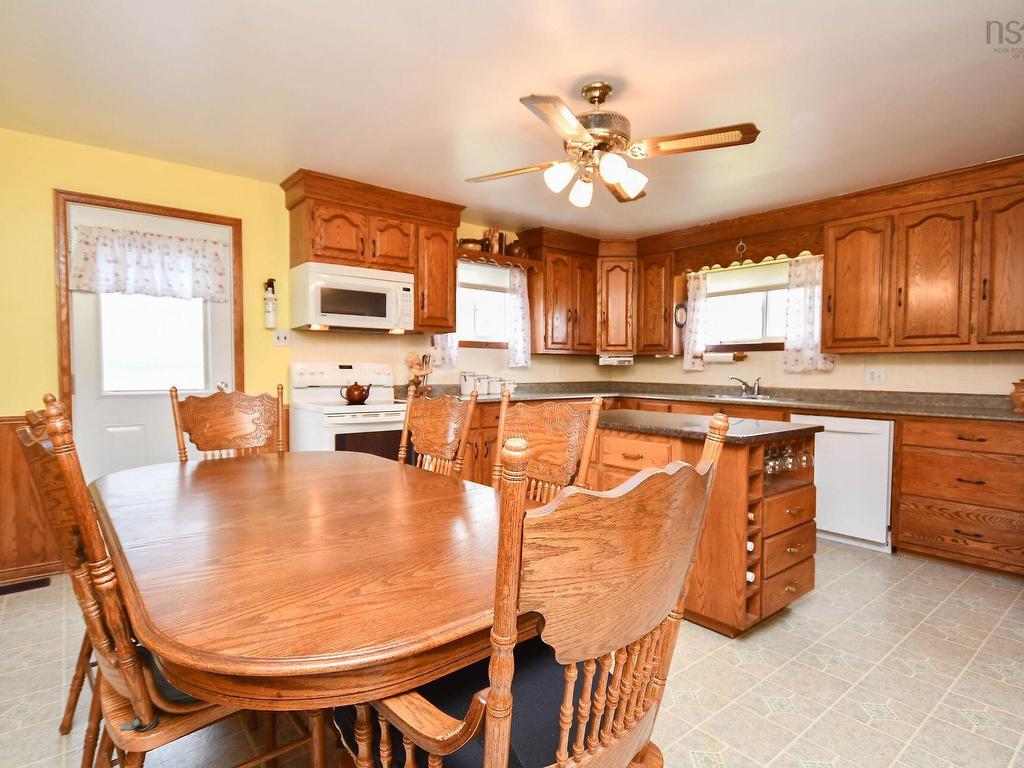 












50 Station Rd

,
Beaver Bank,




NS
B4G 1C8

