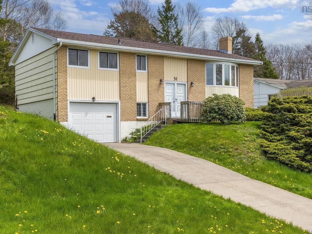 












31 Skeena Street

,
Dartmouth,




NS
B2W 1P7

