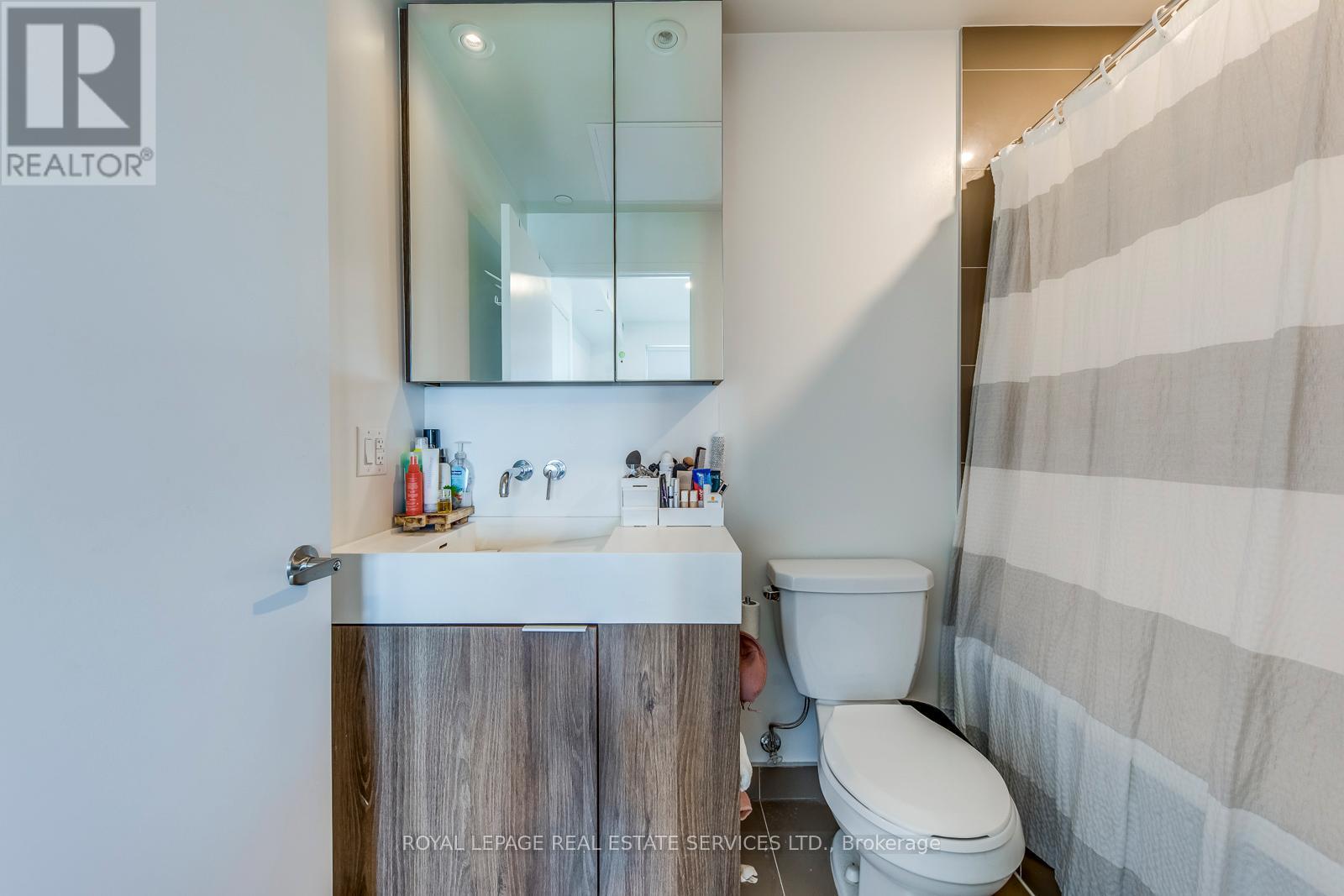 












3706 - 15 LOWER JARVIS STREET

,
Toronto,




Ontario
M5E1R7

