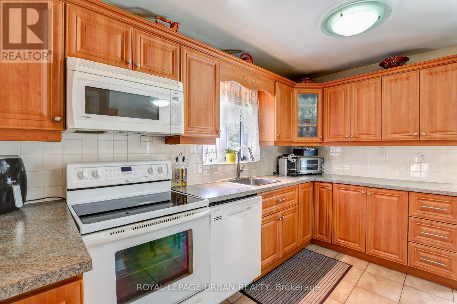 












83 ADANAC DRIVE

,
Toronto,




Ontario
M1M2E7

