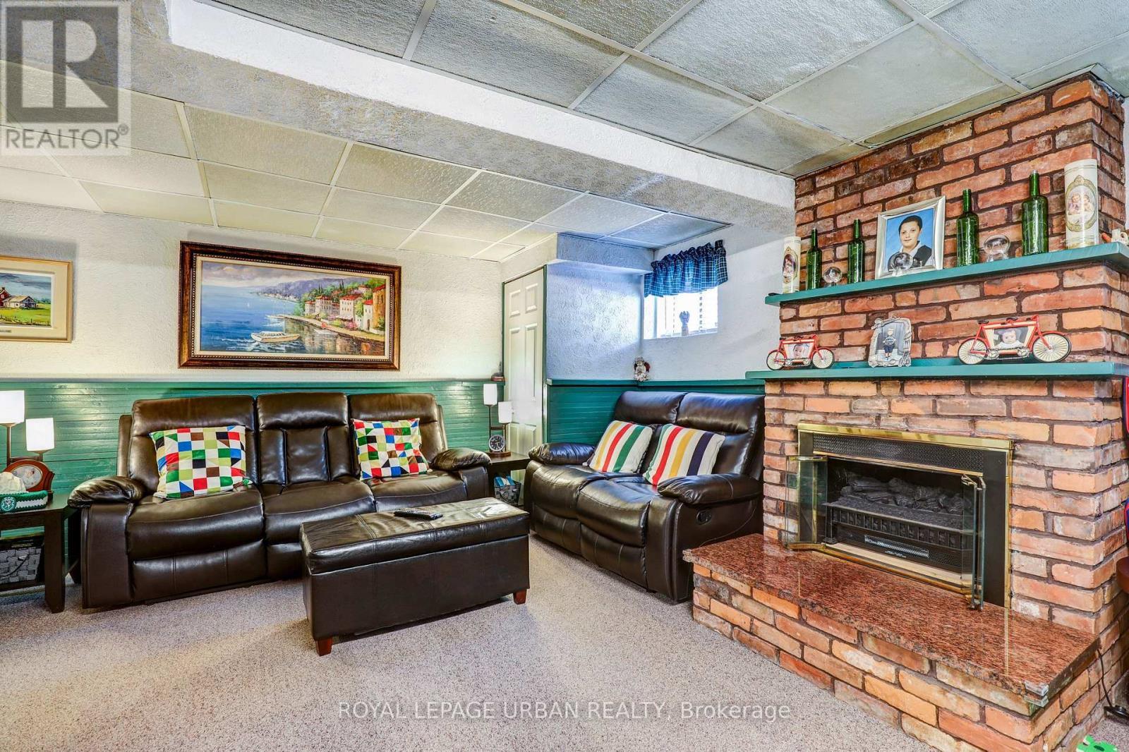 












83 ADANAC DRIVE

,
Toronto,




Ontario
M1M2E7

