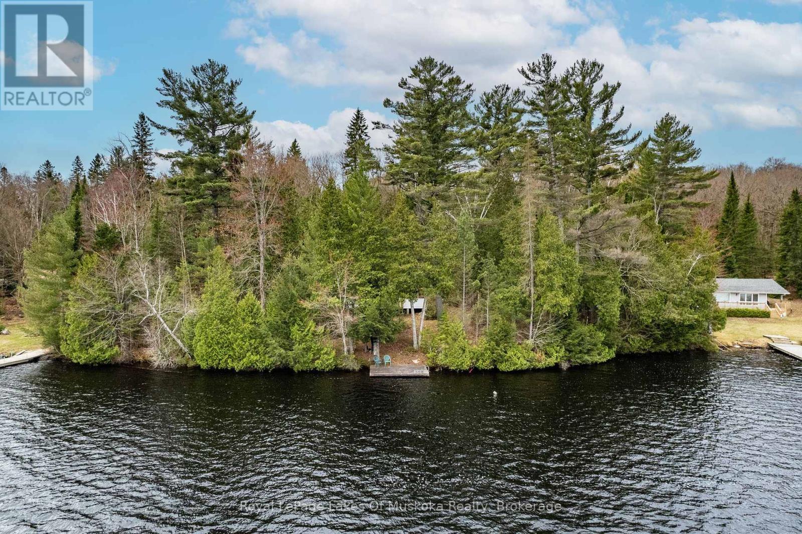 












1042 FARMER HAYS DRIVE

,
Algonquin Highlands (McClintock),




Ontario
P0A1E0

