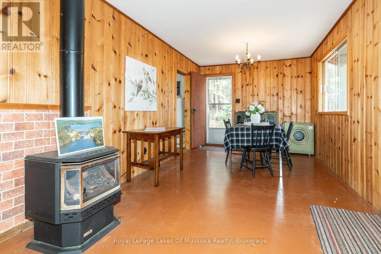 












1042 FARMER HAYS DRIVE

,
Algonquin Highlands (McClintock),




Ontario
P0A1E0

