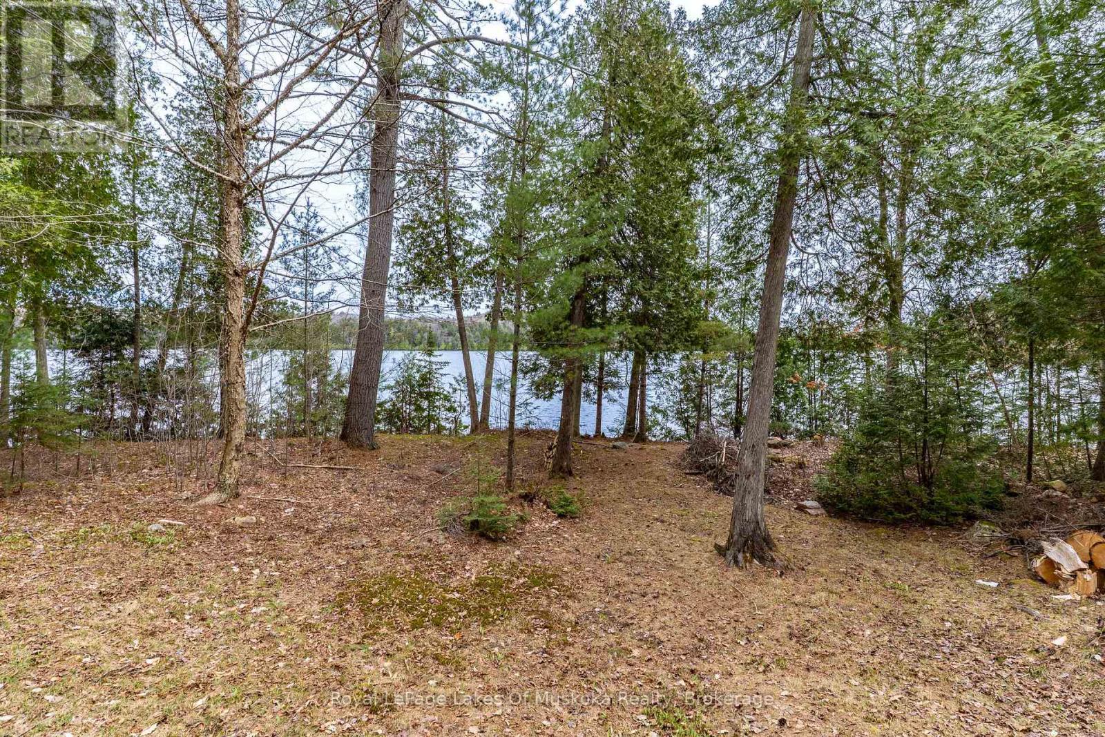 












1042 FARMER HAYS DRIVE

,
Algonquin Highlands (McClintock),




Ontario
P0A1E0


