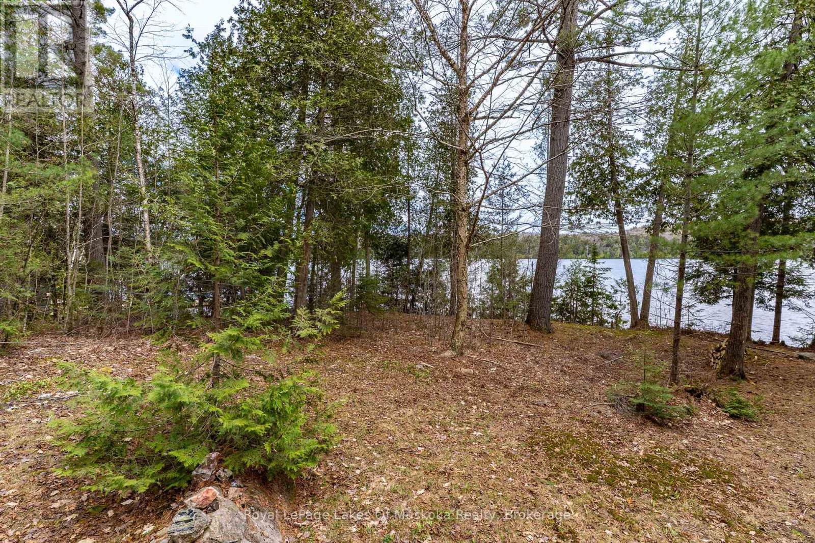 












1042 FARMER HAYS DRIVE

,
Algonquin Highlands (McClintock),




Ontario
P0A1E0

