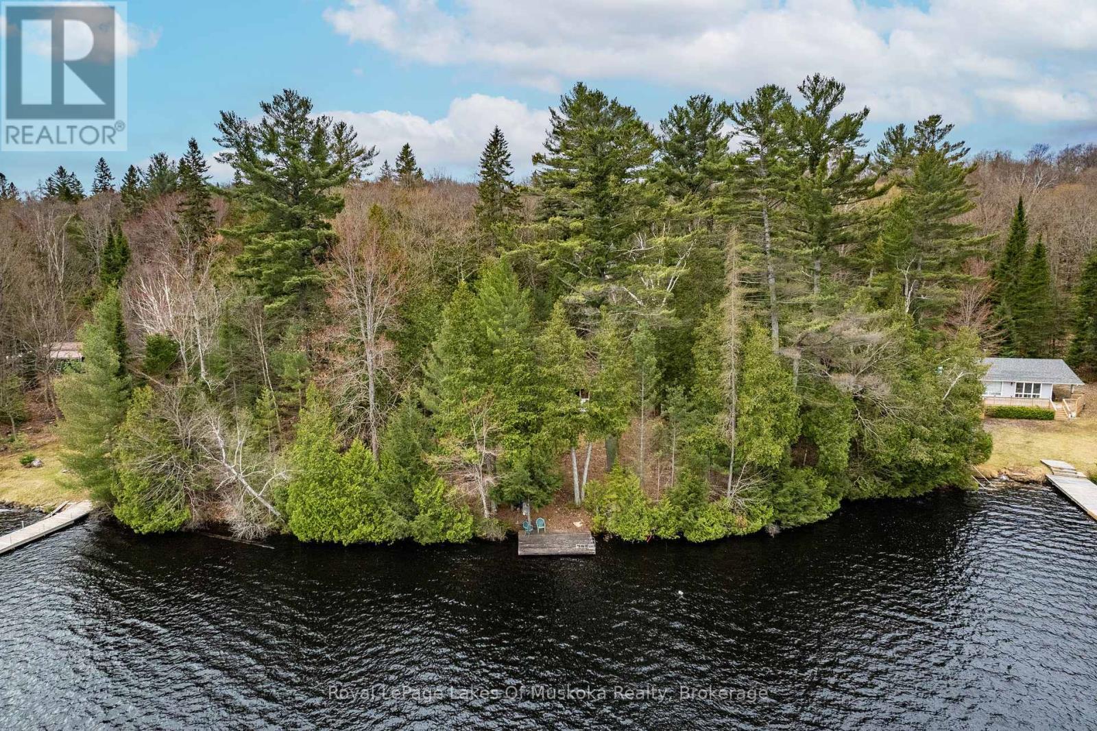 












1042 FARMER HAYS DRIVE

,
Algonquin Highlands (McClintock),




Ontario
P0A1E0


