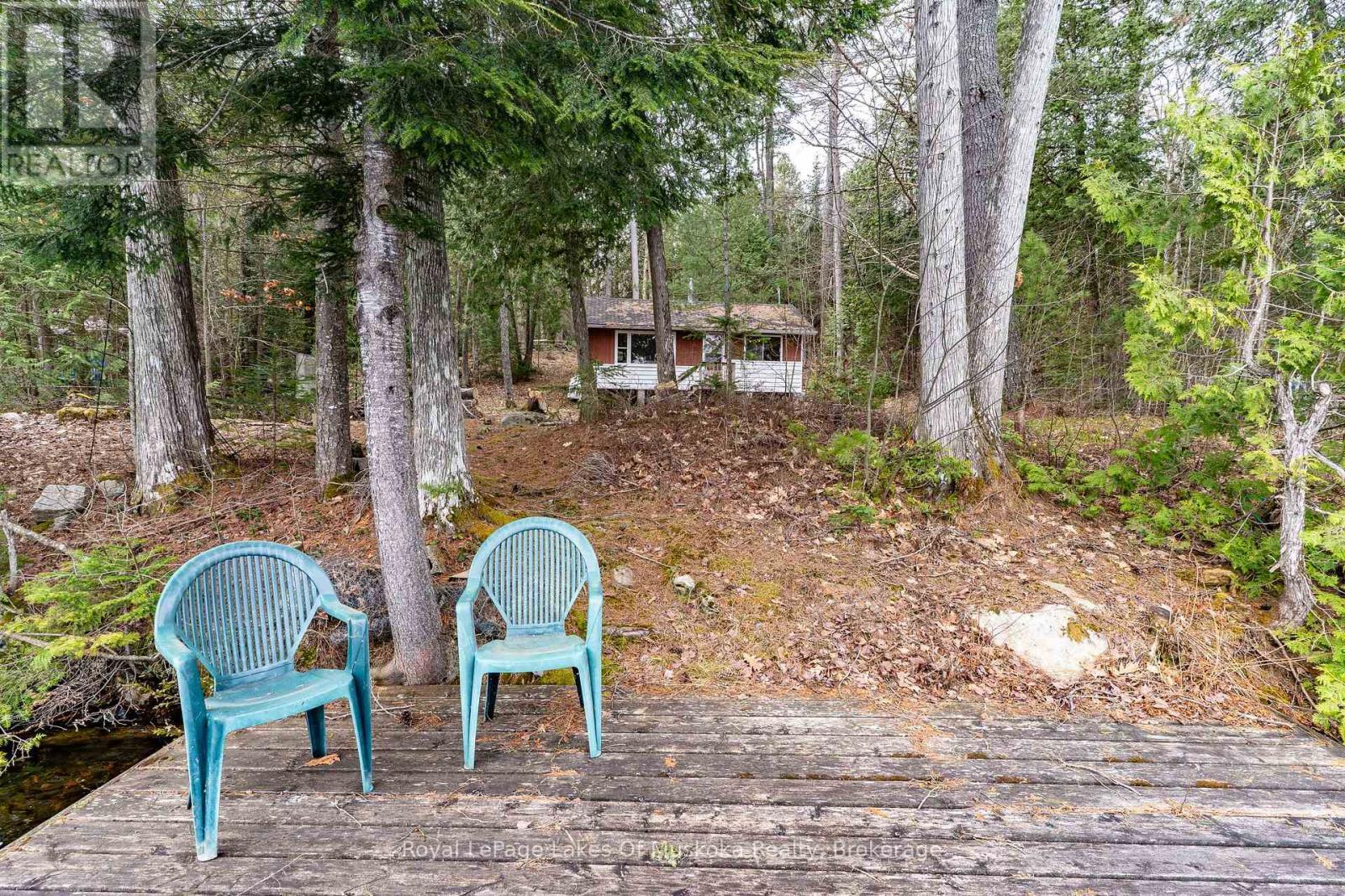 












1042 FARMER HAYS DRIVE

,
Algonquin Highlands (McClintock),




Ontario
P0A1E0

