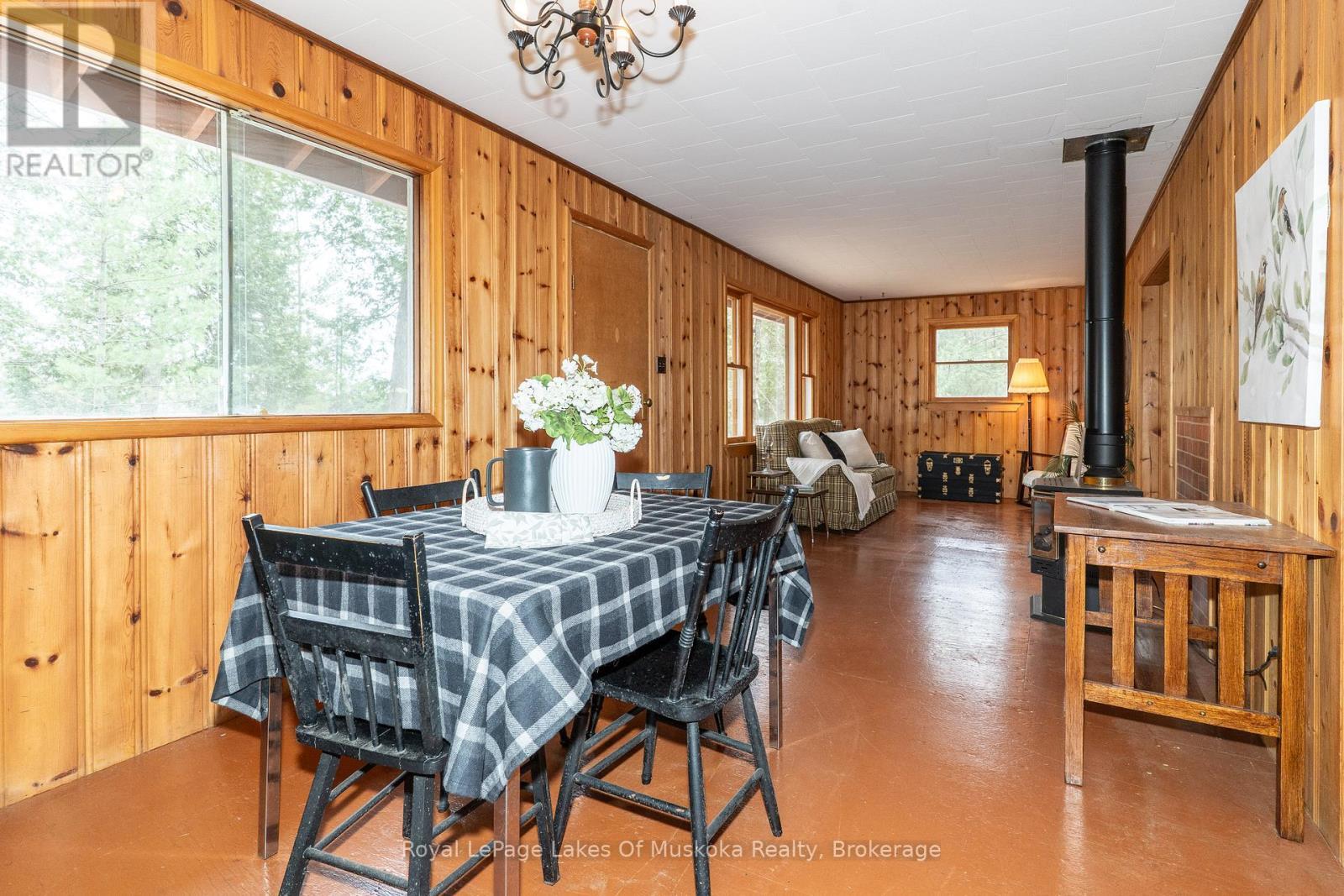 












1042 FARMER HAYS DRIVE

,
Algonquin Highlands (McClintock),




Ontario
P0A1E0

