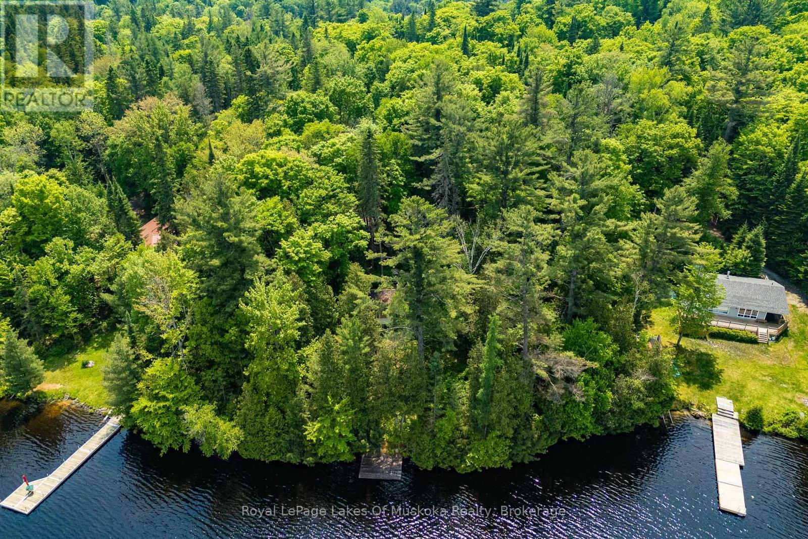 












1042 FARMER HAYS DRIVE

,
Algonquin Highlands (McClintock),




Ontario
P0A1E0

