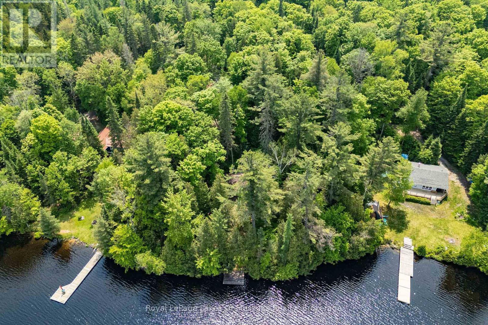 












1042 FARMER HAYS DRIVE

,
Algonquin Highlands (McClintock),




Ontario
P0A1E0

