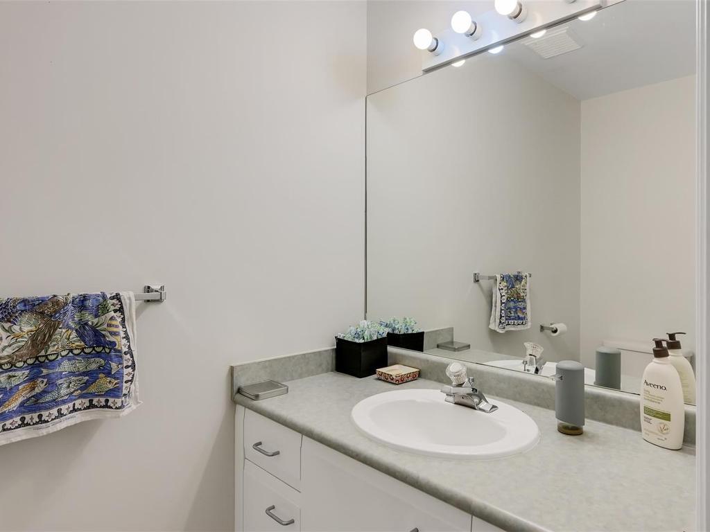 









1168


Caledonia

Ave,
Victoria,




BC
V8T 1G1

