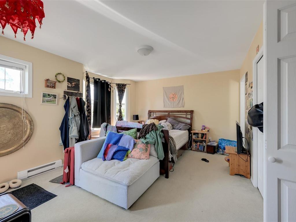 









1168


Caledonia

Ave,
Victoria,




BC
V8T 1G1

