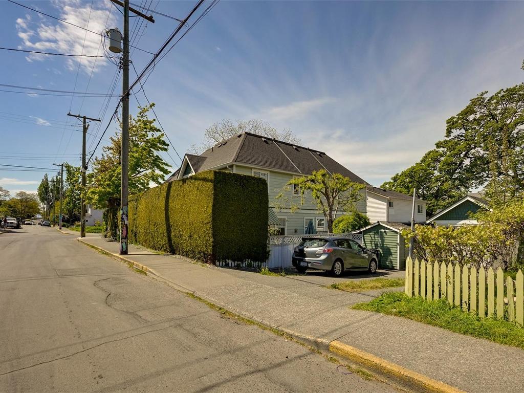 









1168


Caledonia

Ave,
Victoria,




BC
V8T 1G1

