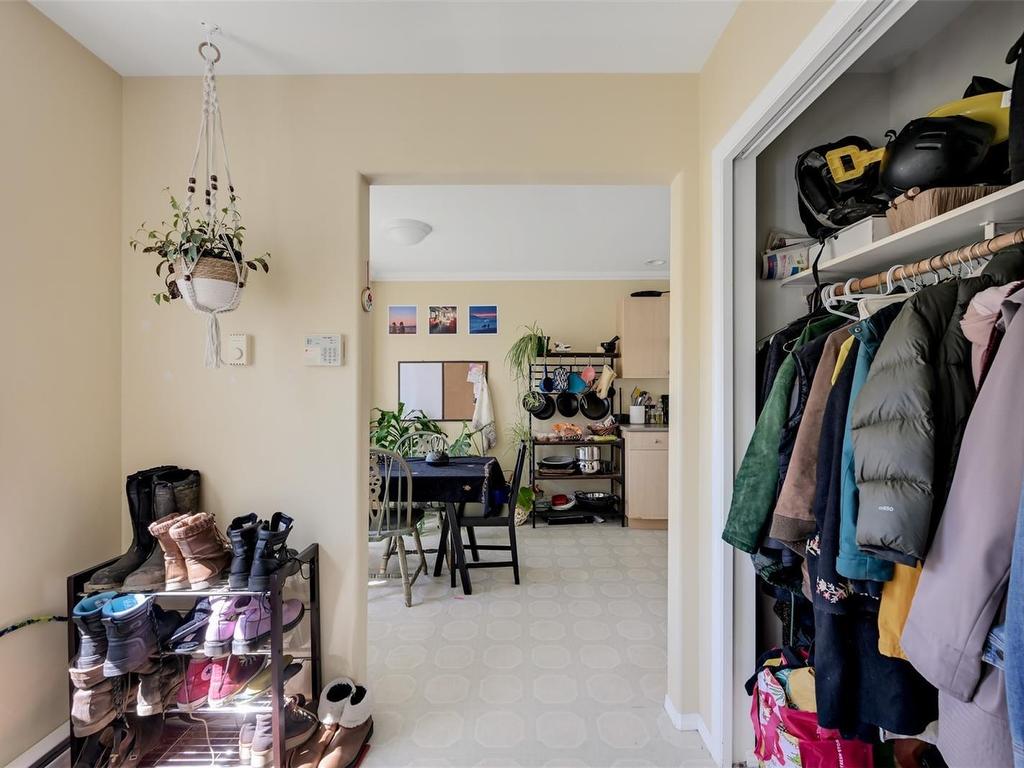 









1168


Caledonia

Ave,
Victoria,




BC
V8T 1G1

