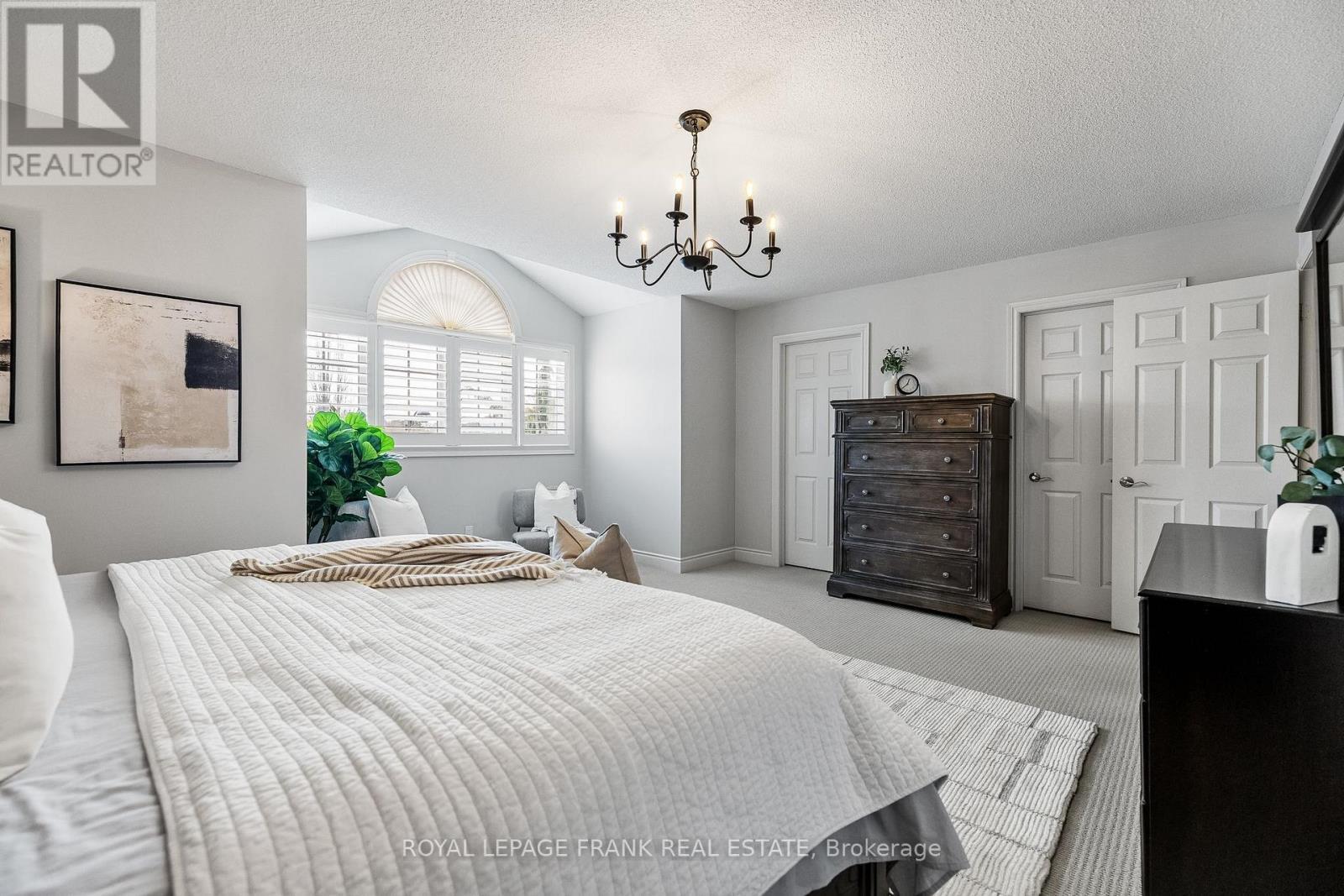 












2262 PINDAR CRESCENT

,
Oshawa (Kedron),




Ontario
L1L0C6

