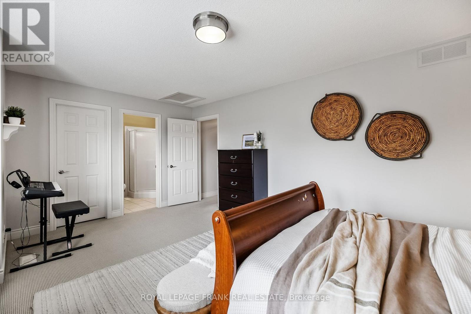 












2262 PINDAR CRESCENT

,
Oshawa (Kedron),




Ontario
L1L0C6

