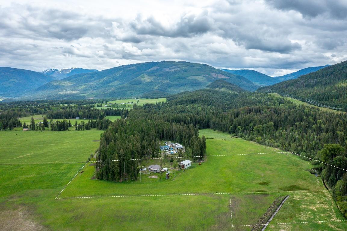 









4


Hollingsworth

Road,
Cherryville,




BC
V0E 2G3

