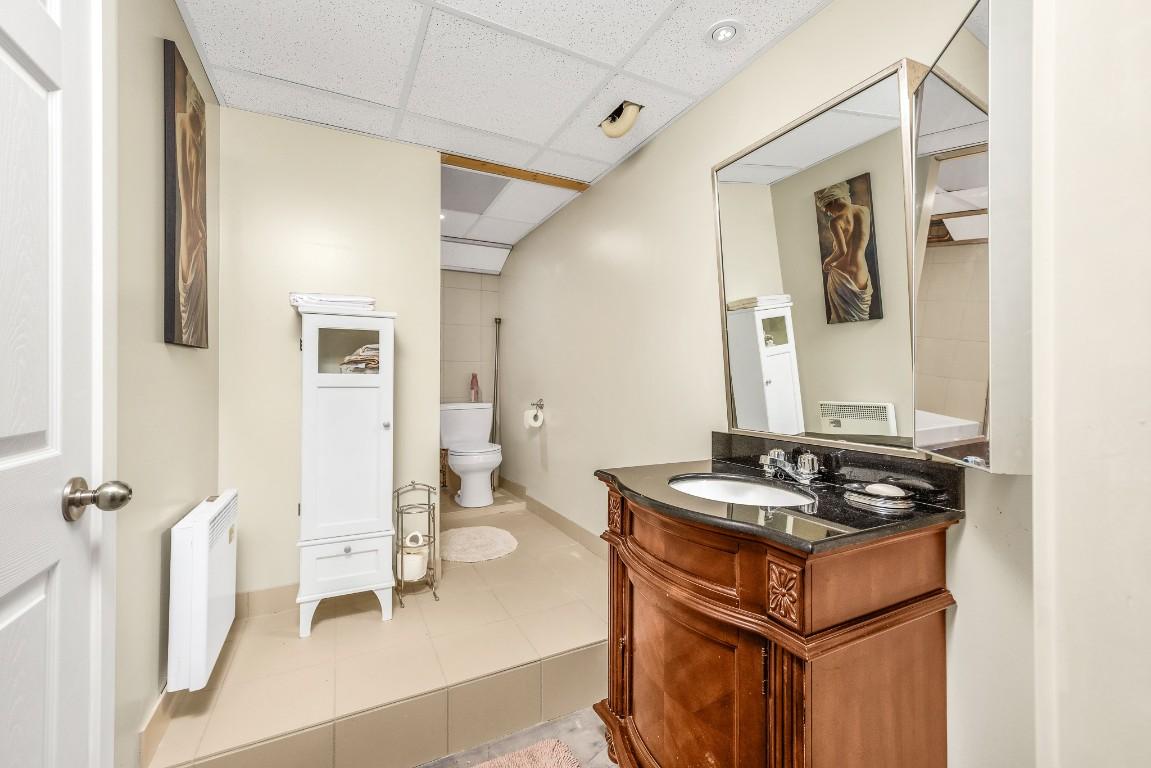 









4


Hollingsworth

Road,
Cherryville,




BC
V0E 2G3

