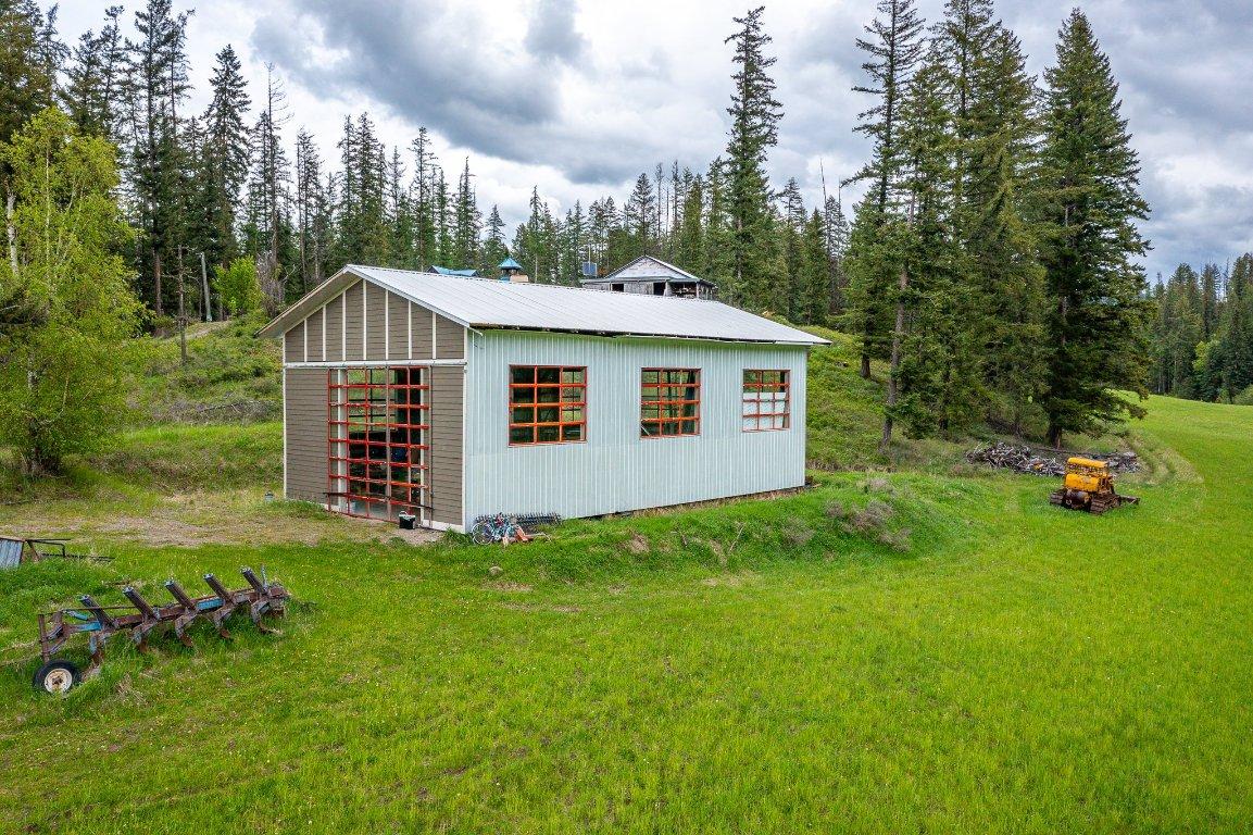 









4


Hollingsworth

Road,
Cherryville,




BC
V0E 2G3

