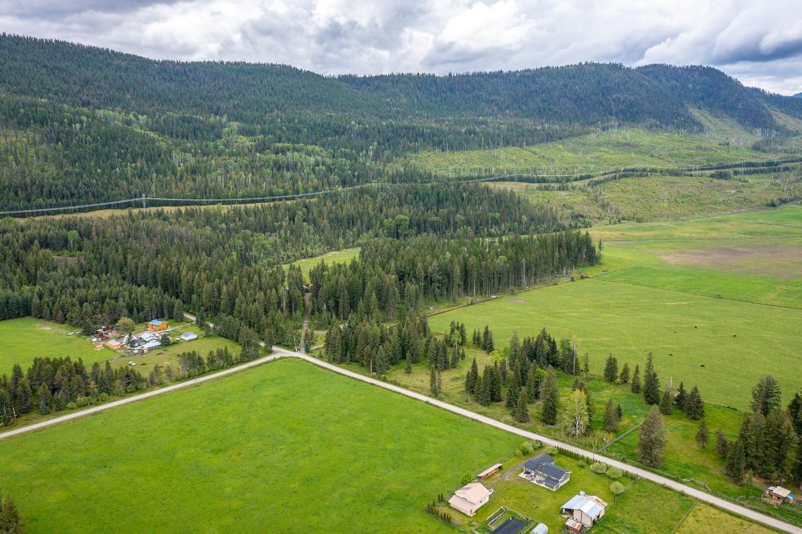 









4


Hollingsworth

Road,
Cherryville,




BC
V0E 2G3

