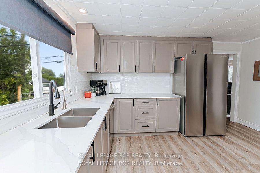 









1526


Houston

Avenue,
Innisfil,




ON
L9S 4M7

