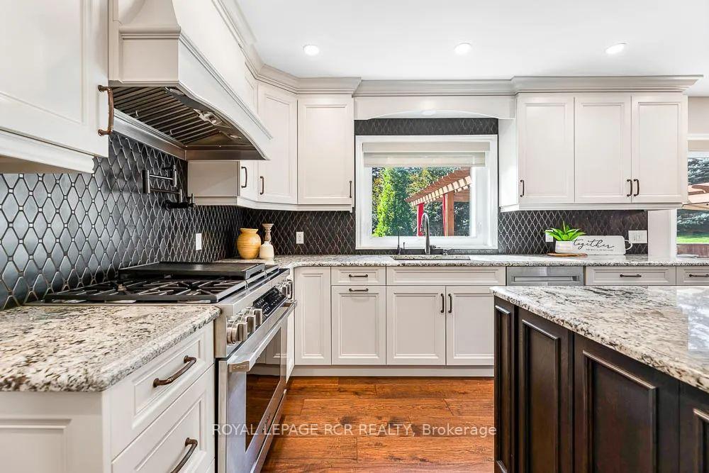









17882


Horseshoe Hill

Road,
Caledon,




ON
L7K 2B1

